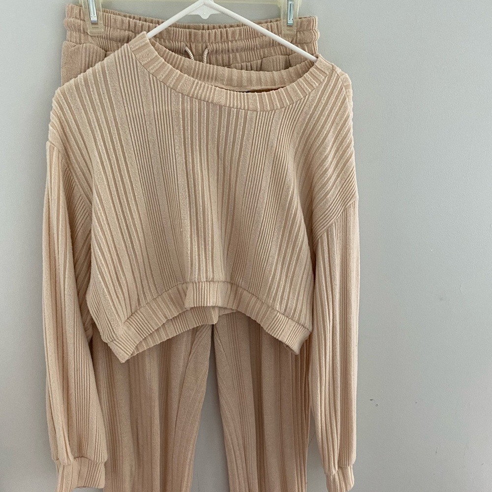 SHEIN Nude 2 Piece Sweatsuit. Size M